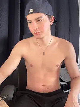 Snapshot of cybercosmiiic chatting on November 2025 06:50:01 PM cybercosmiiic online show from November 2025 06:50:01 PM