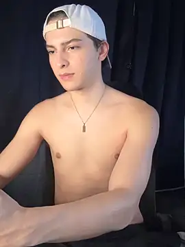 Snapshot of cybercosmiiic chatting on November 2025 09:20:01 PM cybercosmiiic online show from November 2025 09:20:01 PM