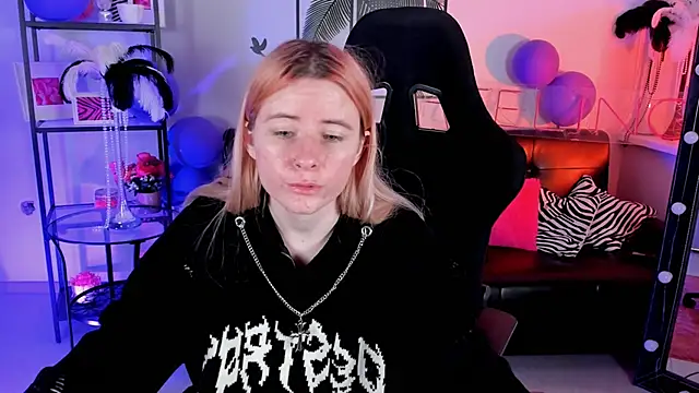 LexiWenford online show from December 2024 05:51:01 AM