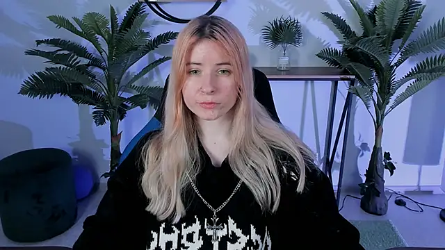 LexiWenford online show from December 2024 09:17:02 AM