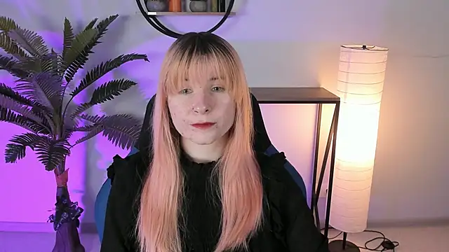 LexiWenford online show from February 2025 09:00:01 AM