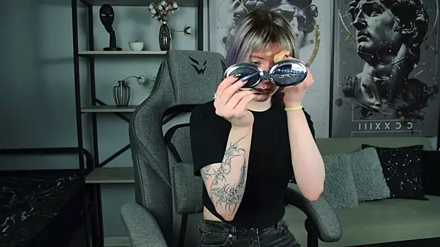 LexiWenford online show from March 2026 02:49:02 AM