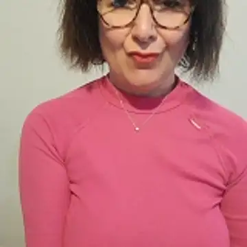 Viola8p online show from November 2025 01:50:01 PM