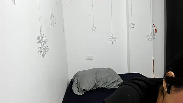 monse 02 online show from February 2026 02:03:02 PM