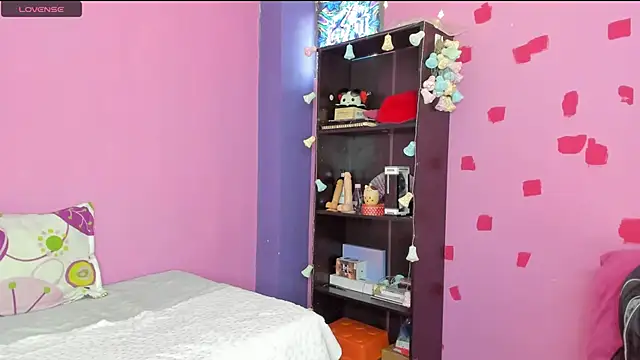 kittyzenn online show from January 2025 03:35:01 PM