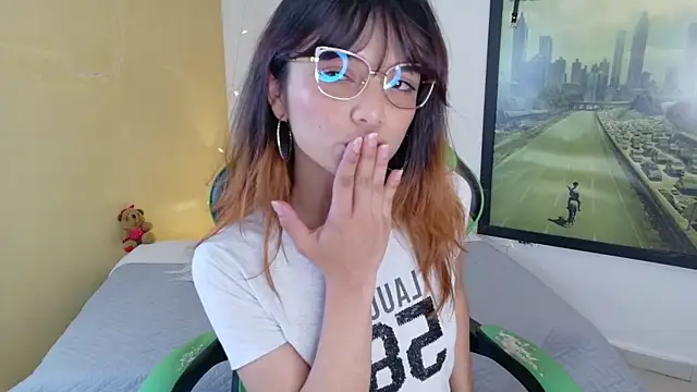 kittyzenn online show from March 2026 07:37:01 PM