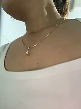 Linaannn online show from October 2025 03:29:02 AM