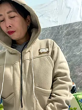 Linaannn online show from January 2026 11:40:02 PM