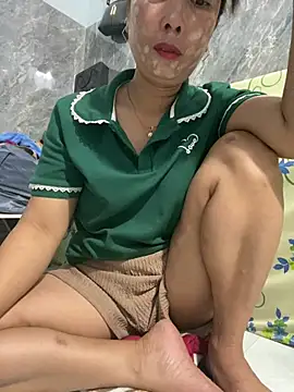 Linaannn online show from April 2026 11:31:02 PM