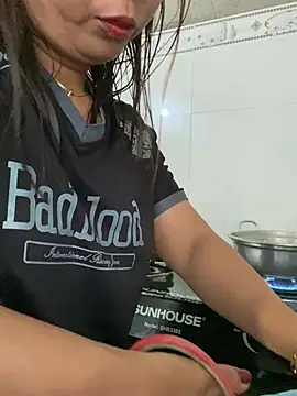 Linaannn online show from June 2026 03:42:01 AM