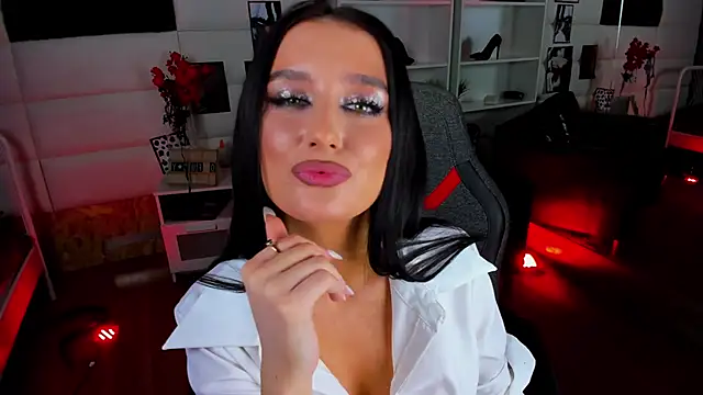 Snapshot of OmeliaDior chatting on January 2025 10:23:01 PM OmeliaDior online show from January 2025 10:23:01 PM