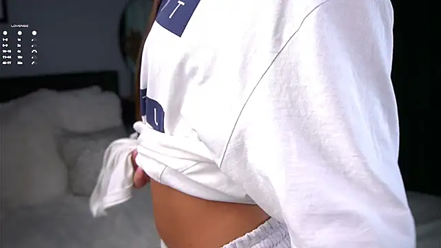 Snapshot of PiquingOgalala chatting on October 2025 01:11:01 AM PiquingOgalala online show from October 2025 01:11:01 AM