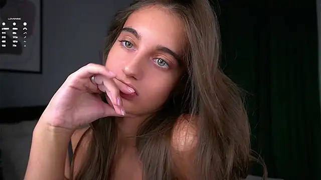 Snapshot of PiquingOgalala chatting on November 2025 01:04:02 AM PiquingOgalala online show from November 2025 01:04:02 AM