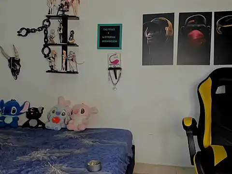 Snapshot of louchart_kenny chatting on November 2025 04:34:02 AM louchart kenny online show from November 2025 04:34:02 AM