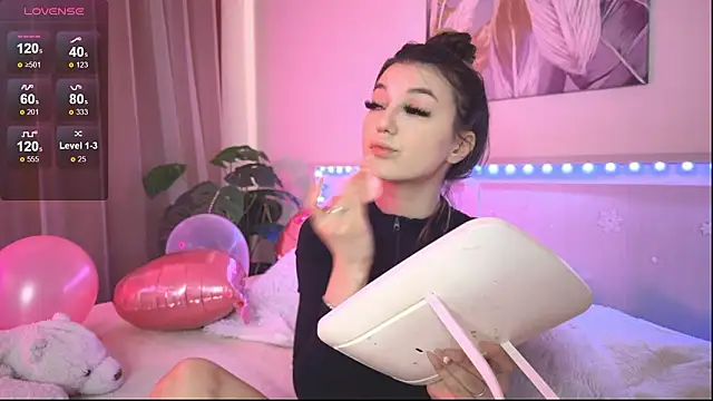 Veronica leal online show from February 2026 08:33:02 AM