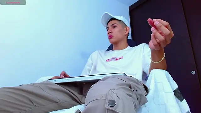 Valerio 20 online show from March 2025 03:31:02 PM