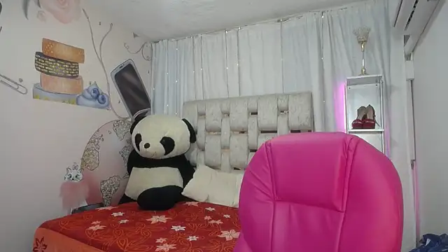 Snapshot of EMMA_SWEETT1 chatting on November 2025 12:42:01 PM EMMA SWEETT1 online show from November 2025 12:42:01 PM