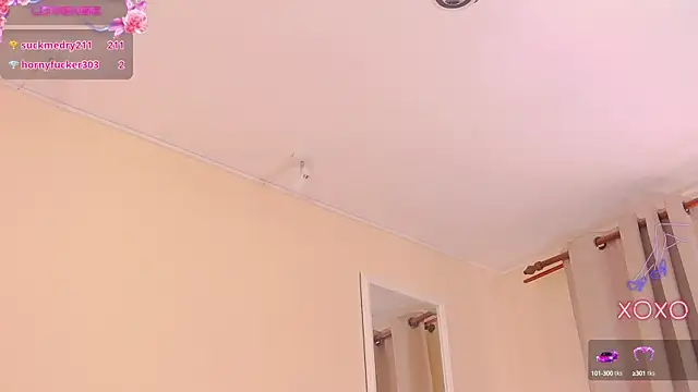 Snapshot of ArianaCroft chatting on March 2025 11:33:02 AM ArianaCroft online show from March 2025 11:33:02 AM