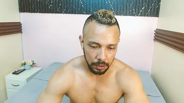 Snapshot of Thiago_Summers chatting on March 2026 02:13:02 PM Thiago Summers online show from March 2026 02:13:02 PM