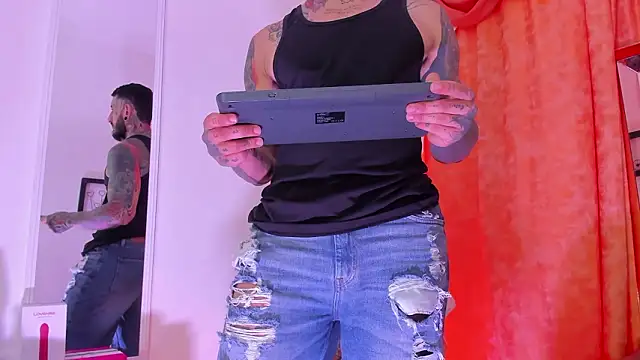 dilan scootk  online show from March 2026 07:43:02 PM