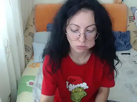 Emmatoo online show from November 2025 10:59:01 AM