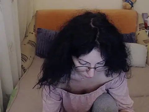 Emmatoo online show from November 2025 02:07:01 PM