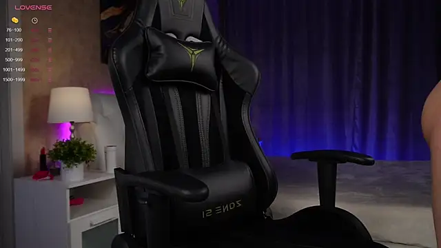 Snapshot of Amely_Young chatting on January 2025 12:48:02 AM Amely Young online show from January 2025 12:48:02 AM