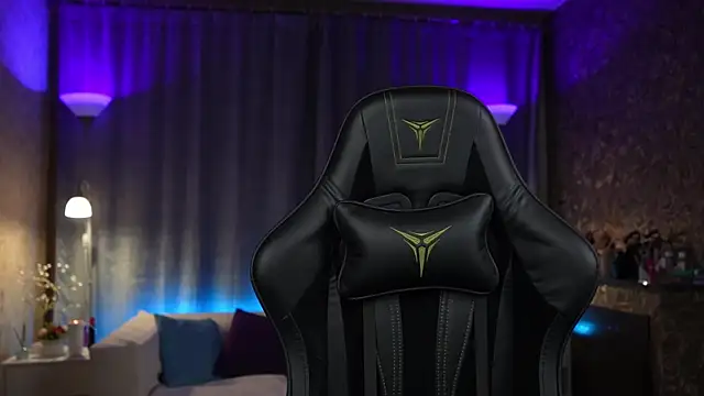 Snapshot of Amely_Young chatting on March 2025 03:22:02 AM Amely Young online show from March 2025 03:22:02 AM