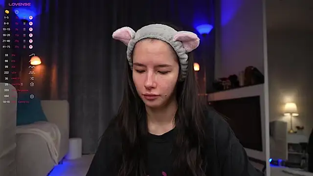 Snapshot of Amely_Young chatting on September 2025 01:06:02 AM Amely Young online show from September 2025 01:06:02 AM