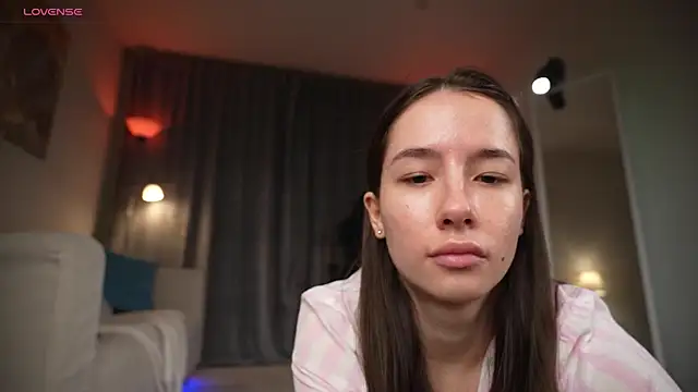 Snapshot of Amely_Young chatting on October 2025 12:30:02 AM Amely Young online show from October 2025 12:30:02 AM