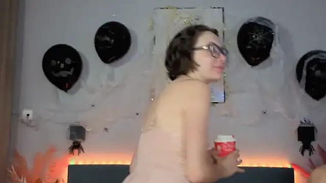 Snapshot of Verh_i_niz_ chatting on November 2025 10:36:01 PM Verh i niz online show from November 2025 10:36:01 PM