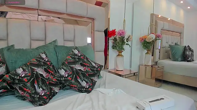 sofia samuels online show from March 2026 03:41:02 AM