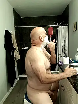 Snapshot of lou63ponce chatting on December 2024 10:07:01 PM lou63ponce online show from December 2024 10:07:01 PM