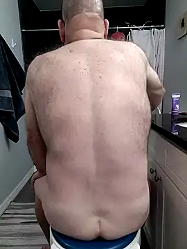 Snapshot of lou63ponce chatting on January 2025 07:28:02 PM lou63ponce online show from January 2025 07:28:02 PM