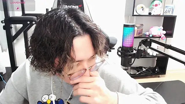 Shizukuu online show from March 2025 12:44:01 PM