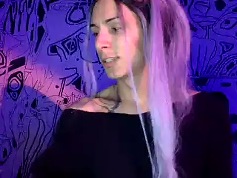 Snapshot of Thematrioshkaoficial24 chatting on January 2025 01:11:01 AM Thematrioshkaoficial24 online show from January 2025 01:11:01 AM