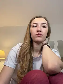 Snapshot of KateRedgar chatting on March 2025 01:31:02 PM KateRedgar online show from March 2025 01:31:02 PM