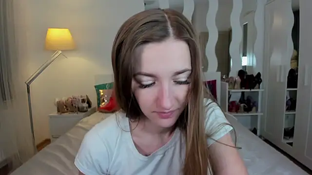 Snapshot of KateRedgar chatting on March 2025 04:48:01 PM KateRedgar online show from March 2025 04:48:01 PM