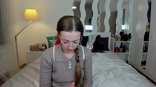 Snapshot of KateRedgar chatting on March 2025 02:57:01 PM KateRedgar online show from March 2025 02:57:01 PM