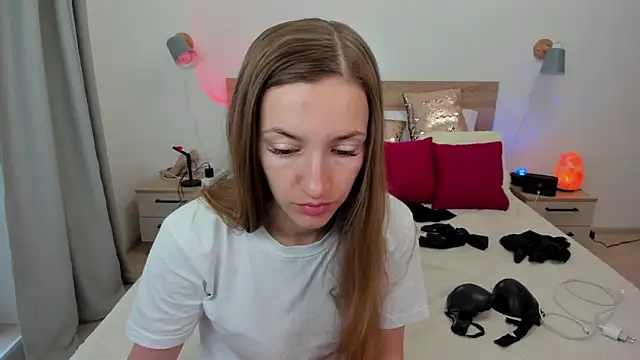 Snapshot of KateRedgar chatting on September 2025 09:33:02 AM KateRedgar online show from September 2025 09:33:02 AM