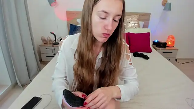 Snapshot of KateRedgar chatting on September 2025 12:39:02 PM KateRedgar online show from September 2025 12:39:02 PM