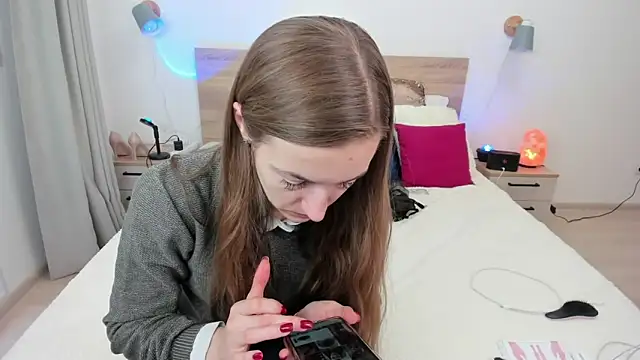 Snapshot of KateRedgar chatting on October 2025 07:28:01 AM KateRedgar online show from October 2025 07:28:01 AM