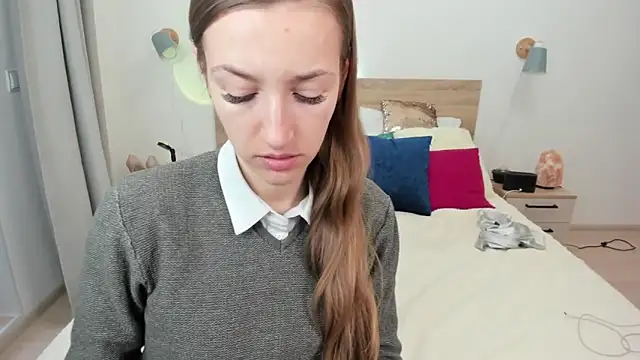 Snapshot of KateRedgar chatting on October 2025 01:41:02 PM KateRedgar online show from October 2025 01:41:02 PM