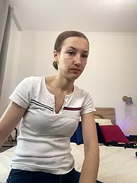 Snapshot of KateRedgar chatting on October 2025 08:46:02 AM KateRedgar online show from October 2025 08:46:02 AM