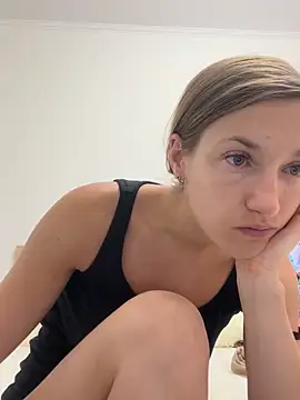 Snapshot of KateRedgar chatting on December 2025 10:02:01 AM KateRedgar online show from December 2025 10:02:01 AM