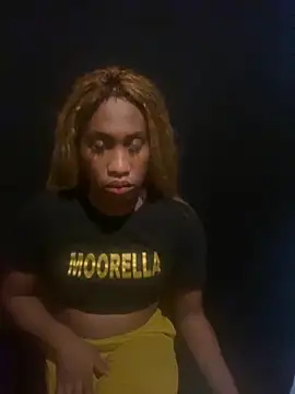 Snapshot of Moorella1 chatting on November 2025 01:35:02 PM Moorella1 online show from November 2025 01:35:02 PM