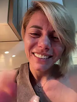 tanyagrey online show from November 2025 10:15:01 AM