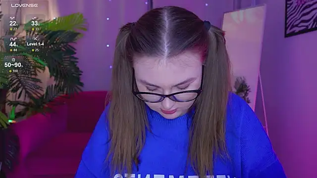 Snapshot of Mia__Peach chatting on February 2025 01:58:02 AM Mia Peach online show from February 2025 01:58:02 AM