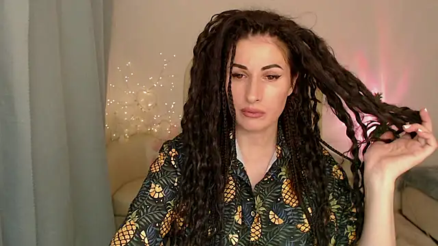 Snapshot of MaryMalory11 chatting on February 2025 04:31:02 PM MaryMalory11 online show from February 2025 04:31:02 PM