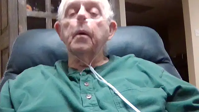 Snapshot of bootlegmanz chatting on February 2026 02:44:01 PM bootlegmanz online show from February 2026 02:44:01 PM